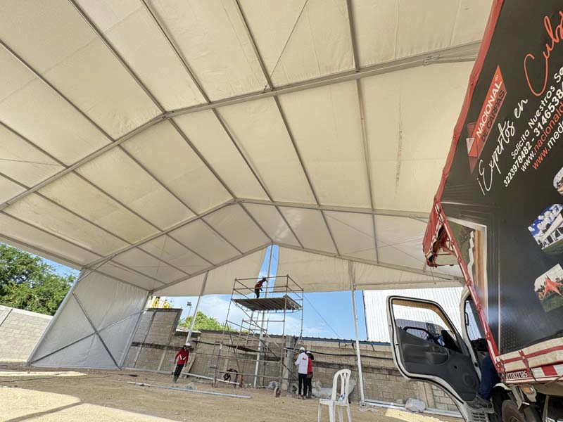 Hangar en aluminio